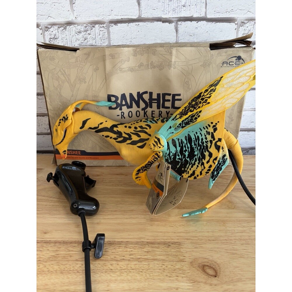 Disney Parks AVATAR BANSHEE Rookery ACE Disney Interactive Yellow Blue W/tags